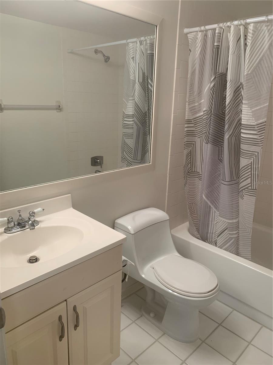 Image 10 of 17 For 3223 Beneva Road 103