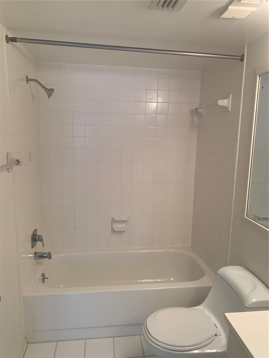 Image 16 of 17 For 3223 Beneva Road 103