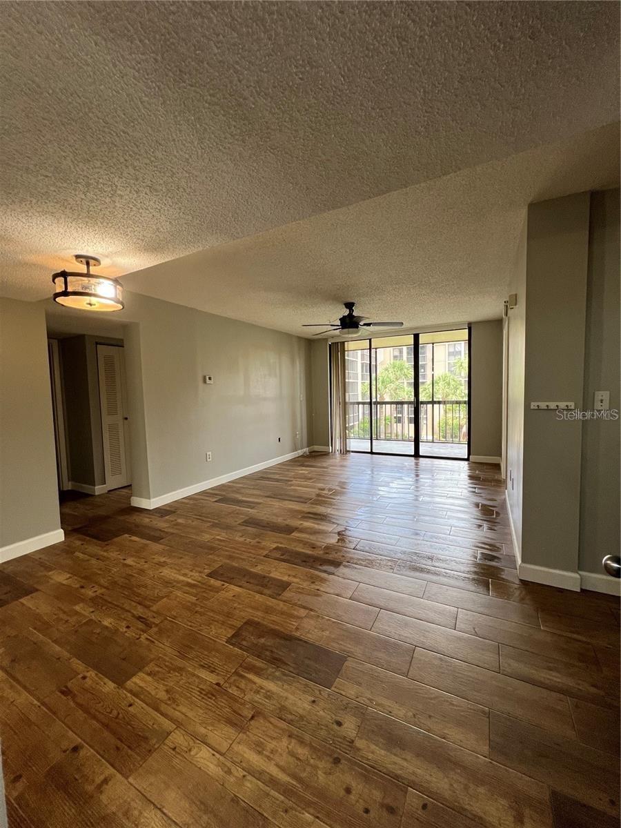 Image 2 of 8 For 21405 Olean Boulevard 327
