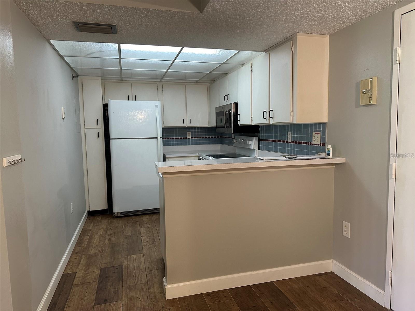 Image 3 of 8 For 21405 Olean Boulevard 327