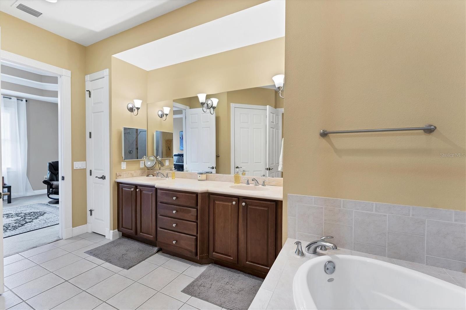 Image 16 of 35 For 5246 Manorwood Drive 4c