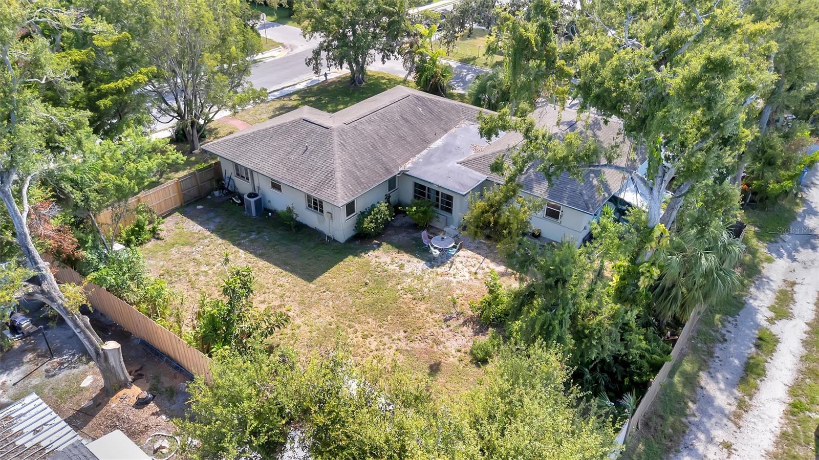 Image 10 of 46 For 1622 18th Avenue W