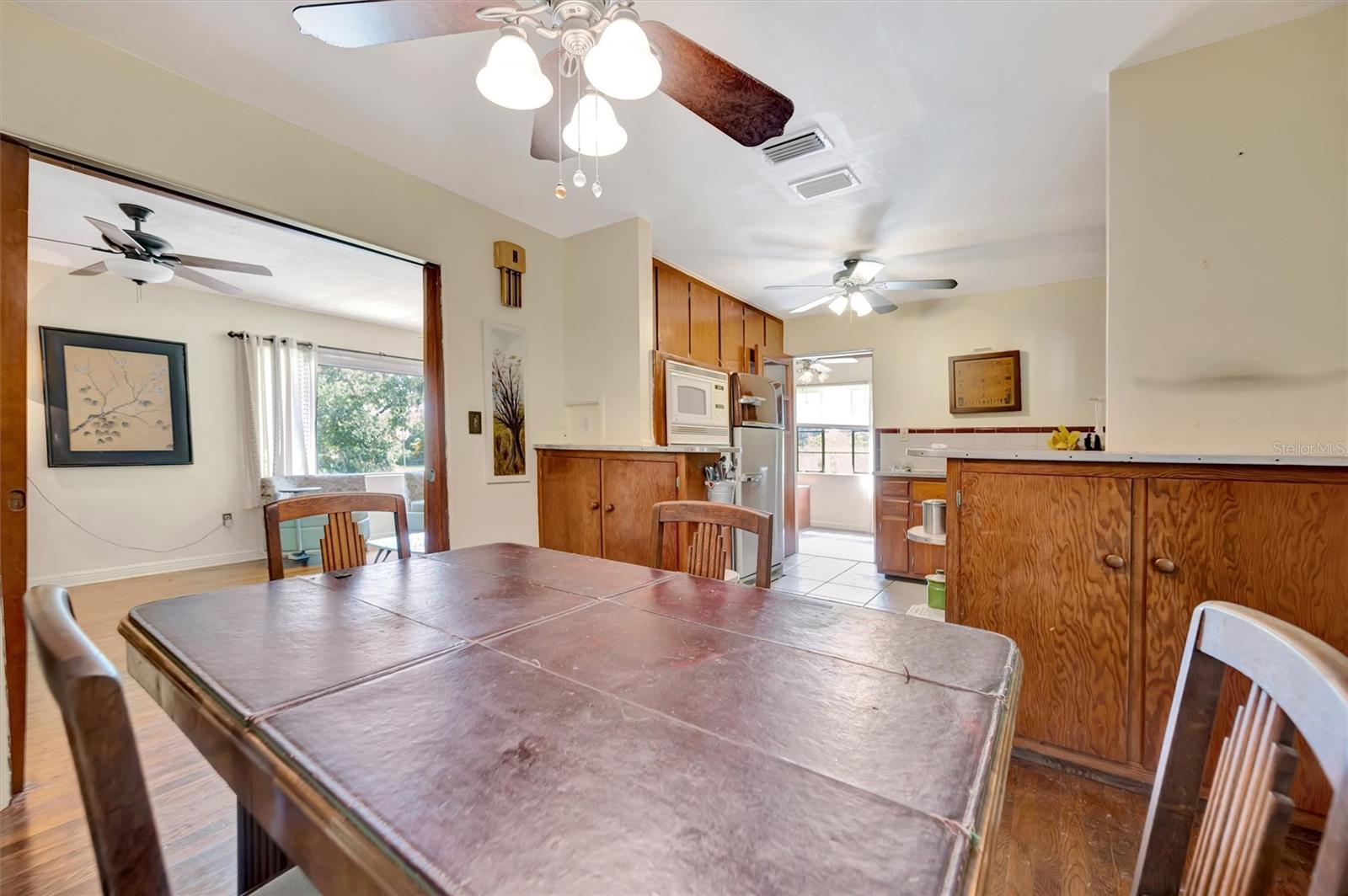 Image 18 of 46 For 1622 18th Avenue W