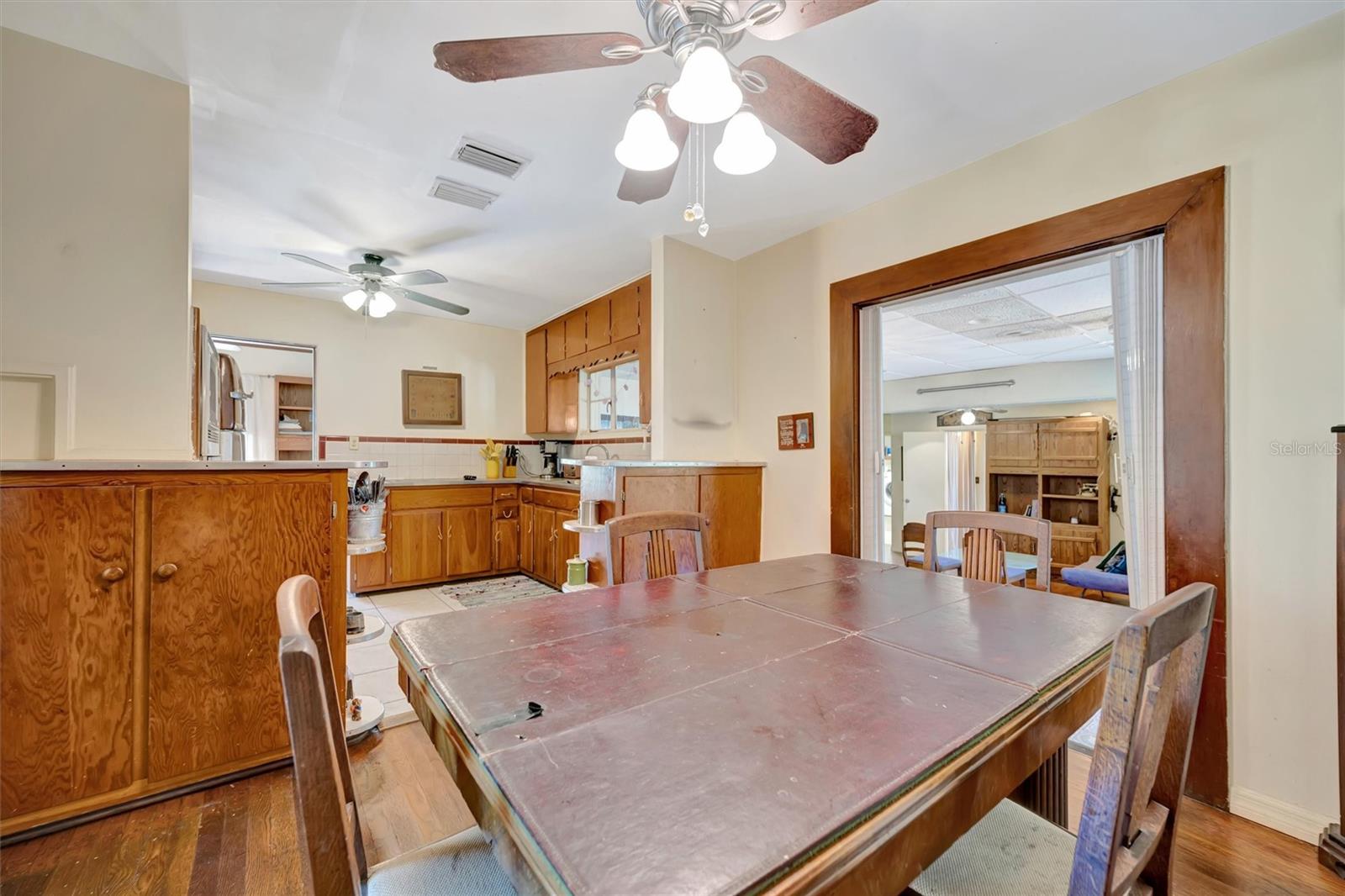 Image 19 of 46 For 1622 18th Avenue W
