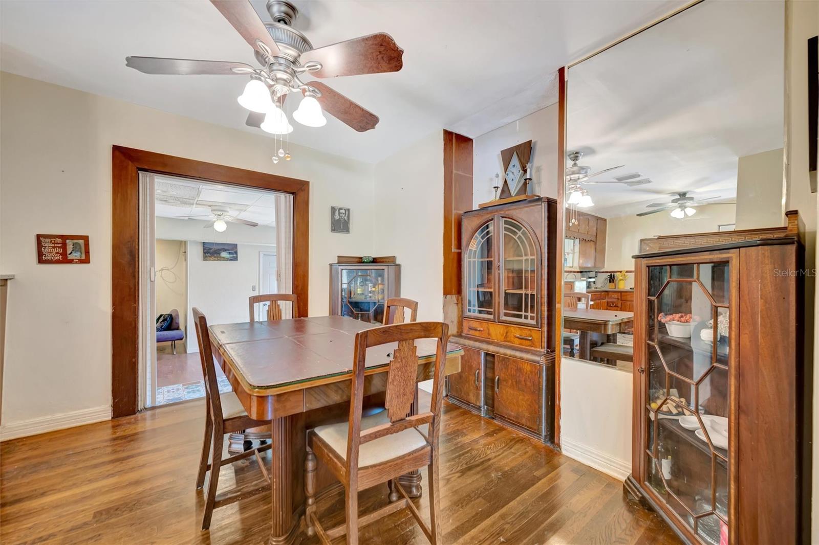 Image 21 of 46 For 1622 18th Avenue W