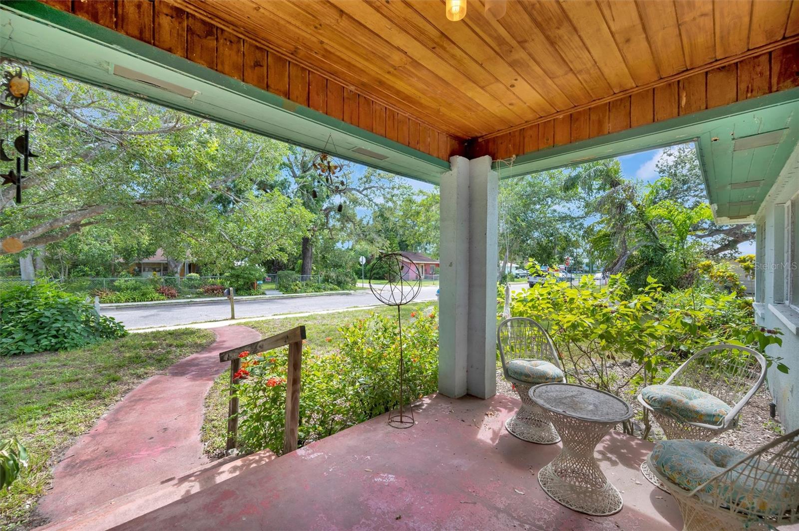 Image 3 of 46 For 1622 18th Avenue W