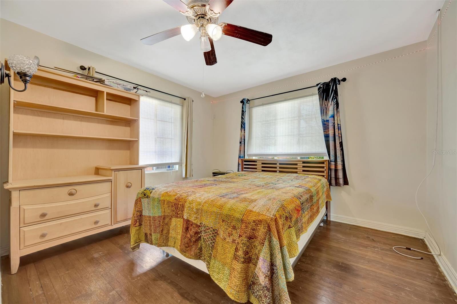 Image 30 of 46 For 1622 18th Avenue W
