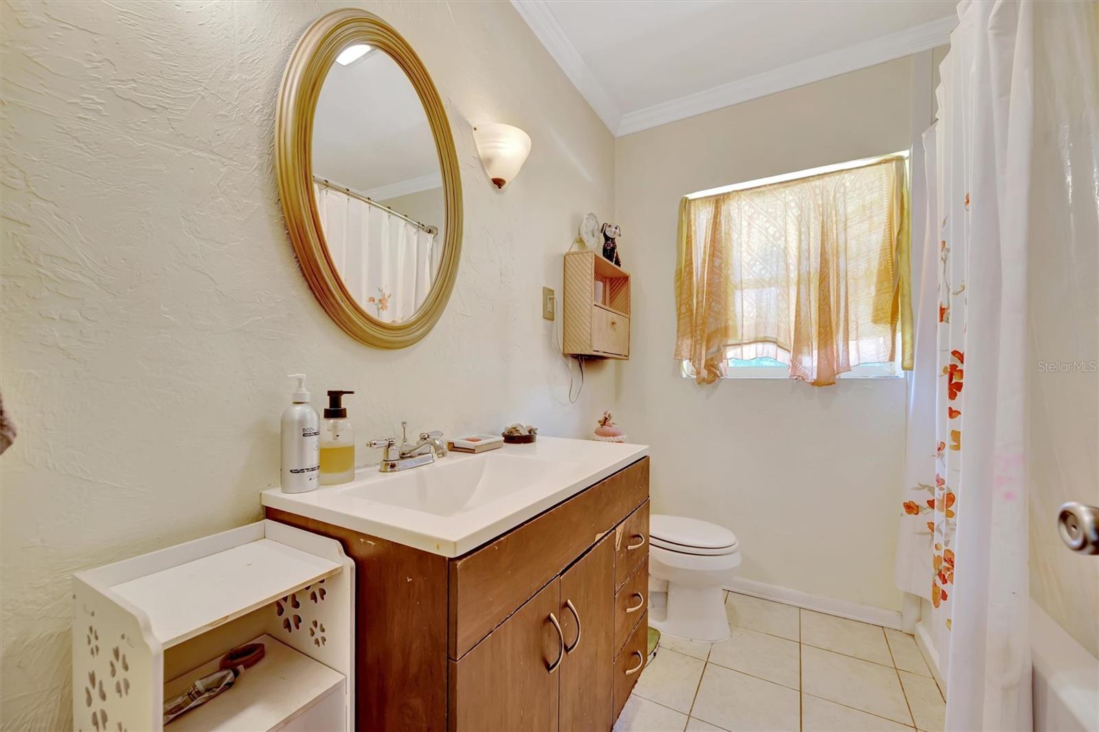 Image 32 of 46 For 1622 18th Avenue W