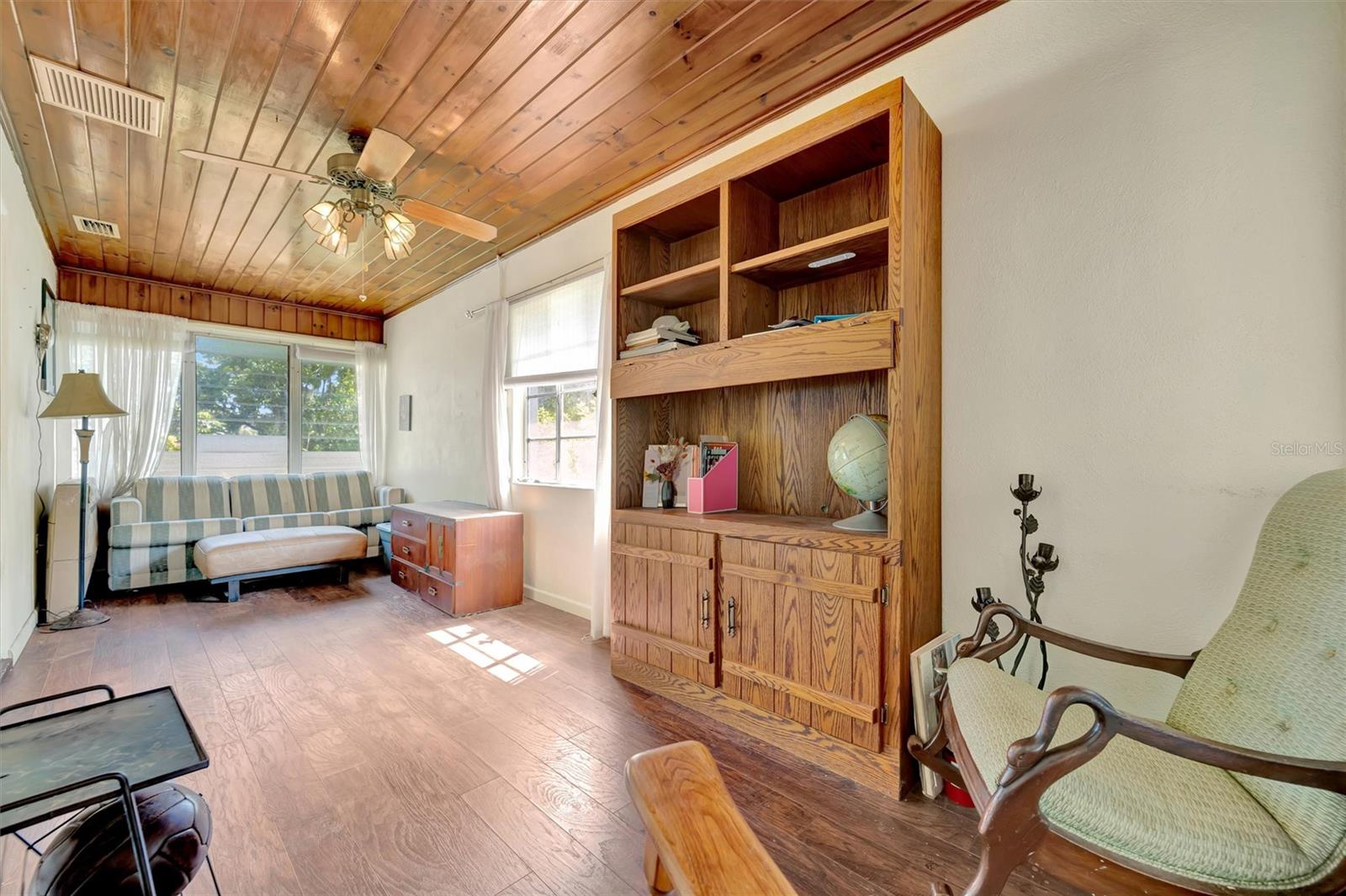 Image 6 of 46 For 1622 18th Avenue W