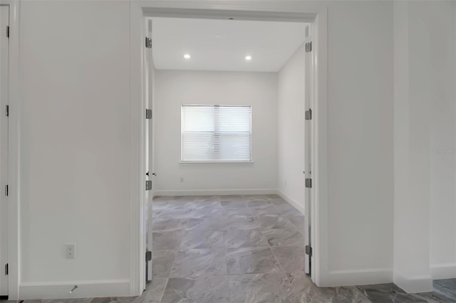 Image 11 of 37 For 17212 Luminous Avenue