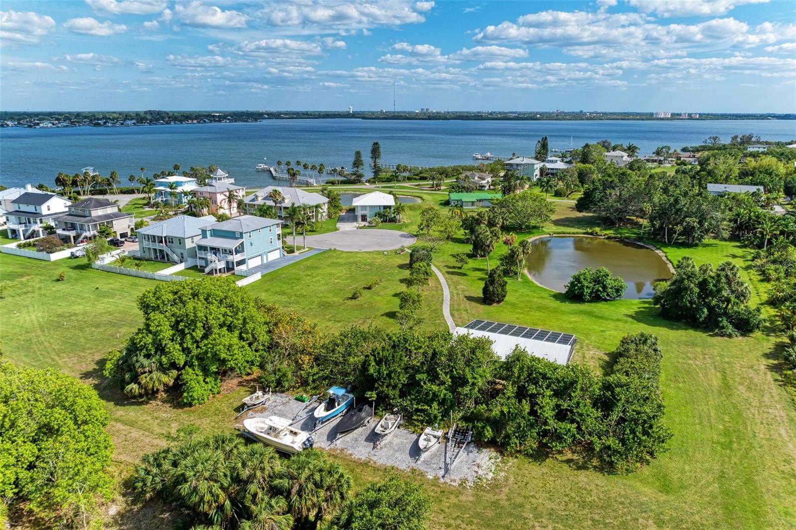 Image 13 of 27 For 71 Island Court