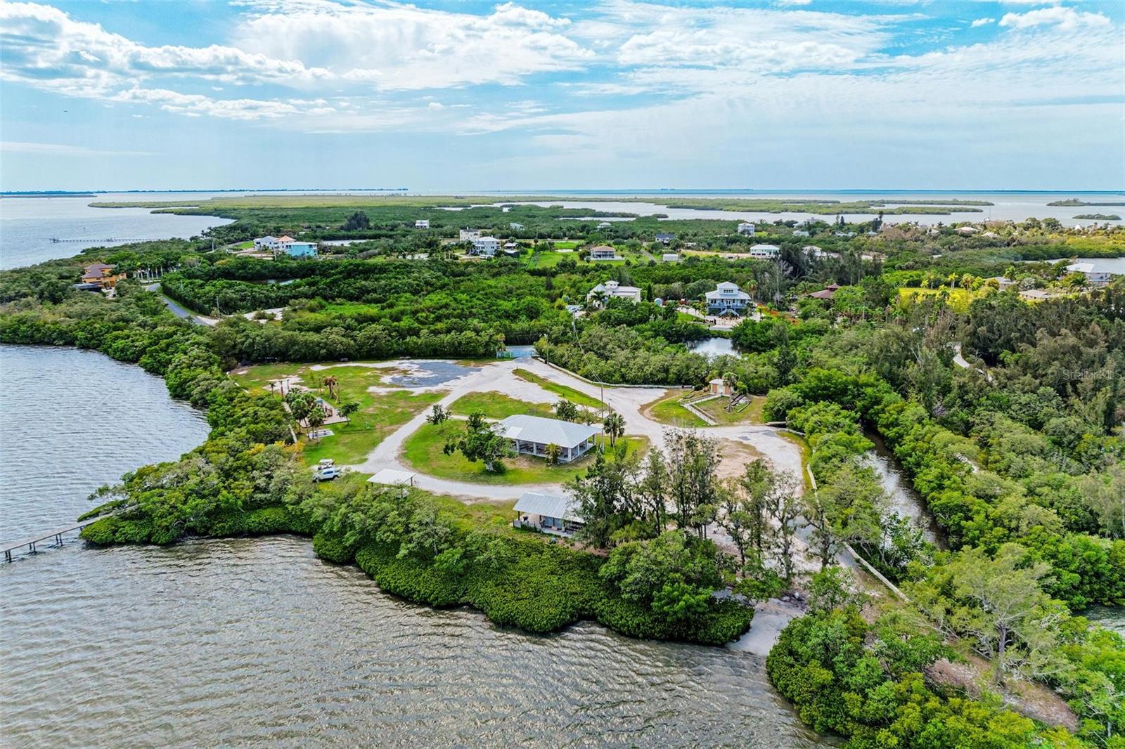 Image 22 of 27 For 71 Island Court