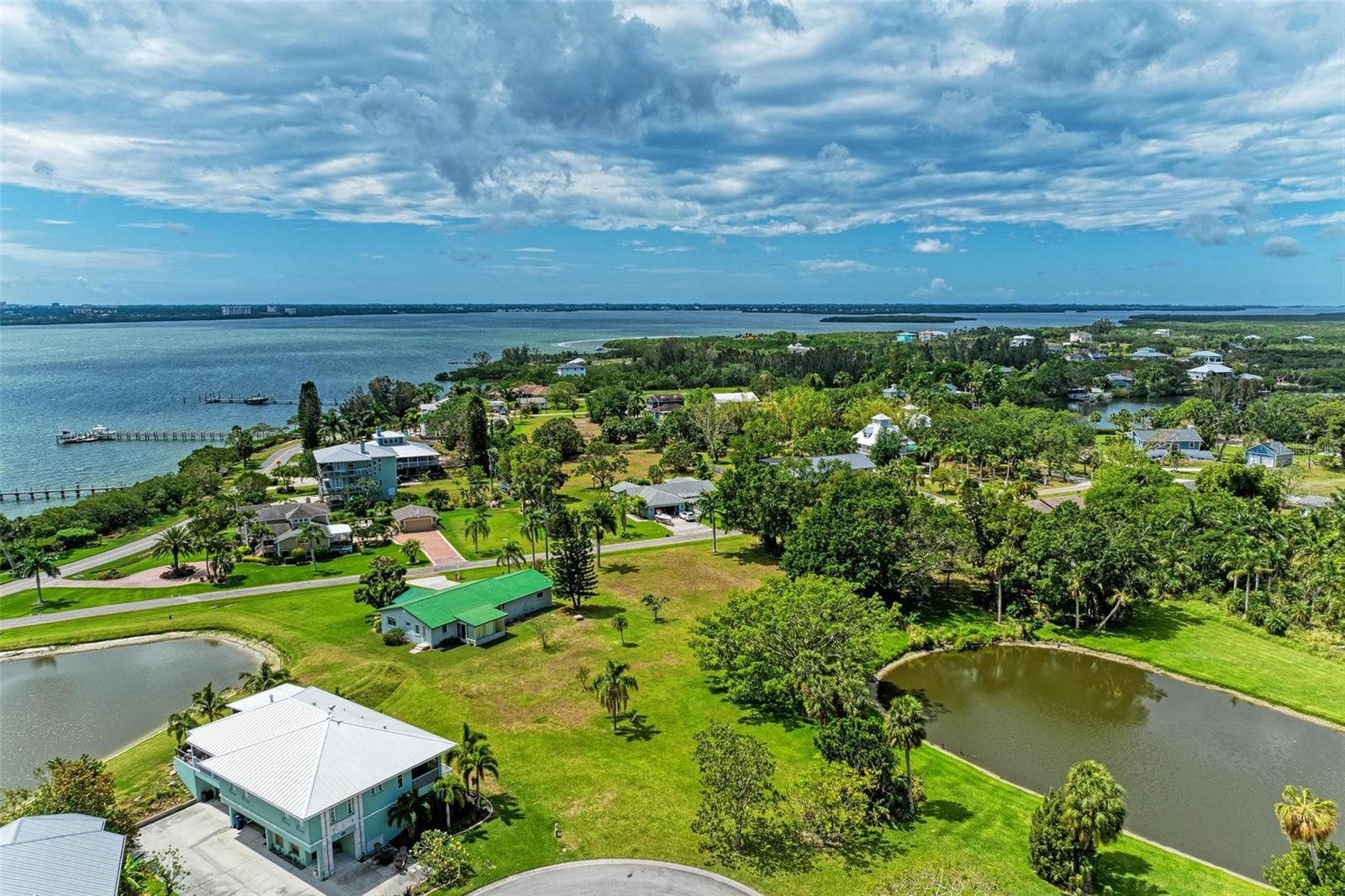 Image 3 of 27 For 71 Island Court