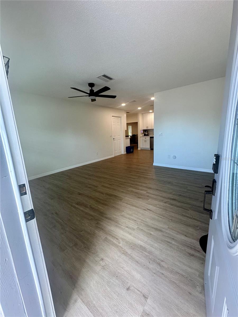 Image 4 of 38 For 3203 52nd Avenue Drive W