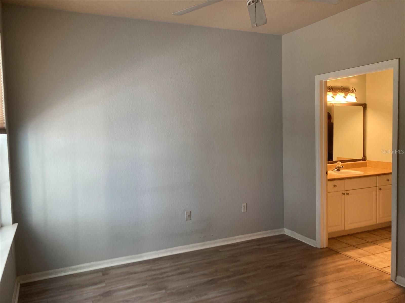 Image 14 of 18 For 5541 Rosehill Road 101