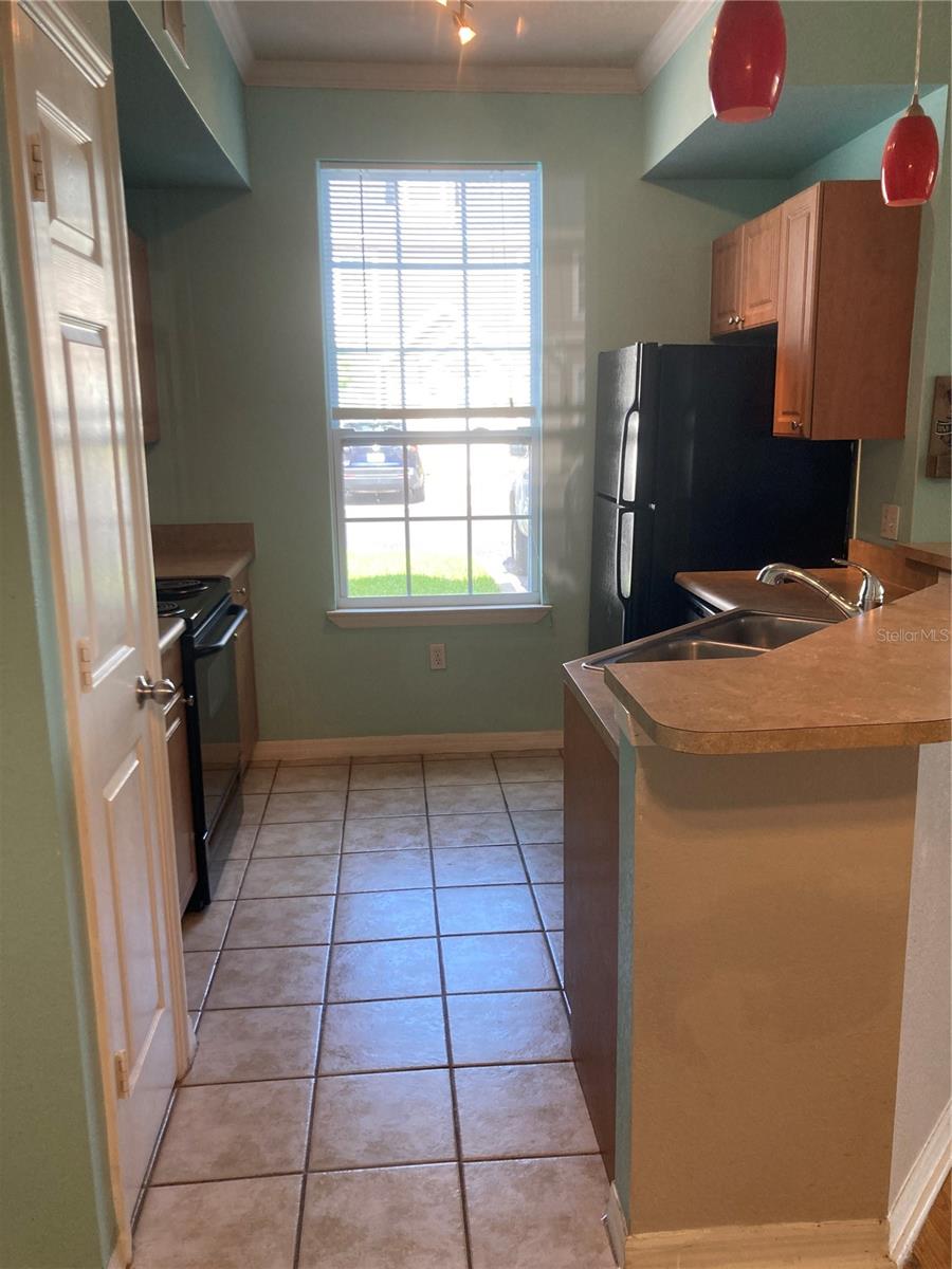 Image 7 of 18 For 5541 Rosehill Road 101