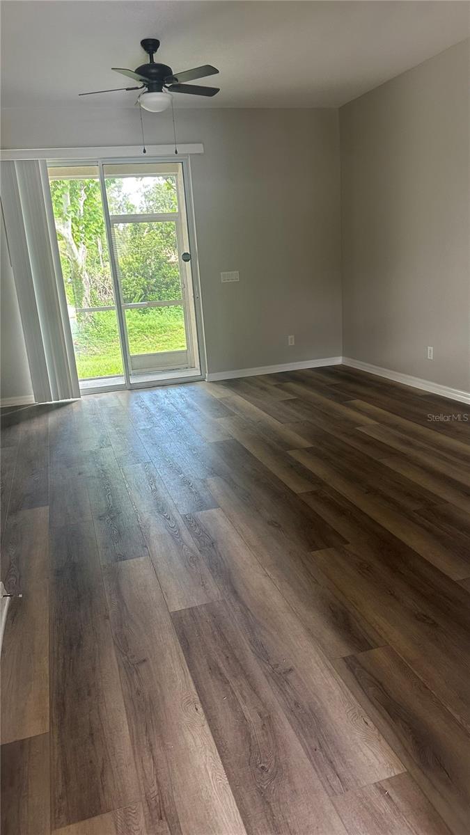 Image 4 of 18 For 1125 Grantham Drive