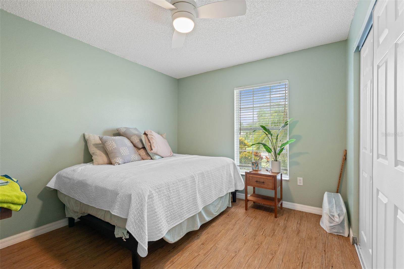 Image 22 of 32 For 6932 43rd Court E