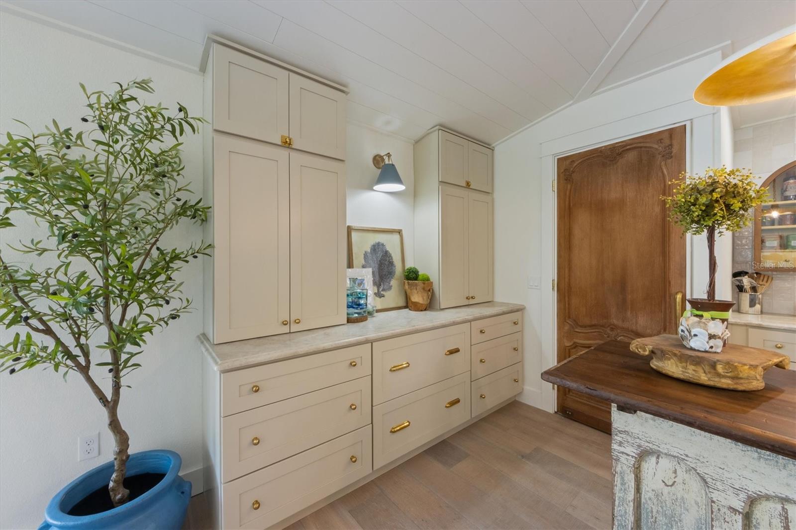 Image 10 of 50 For 7 Palm Harbor Drive