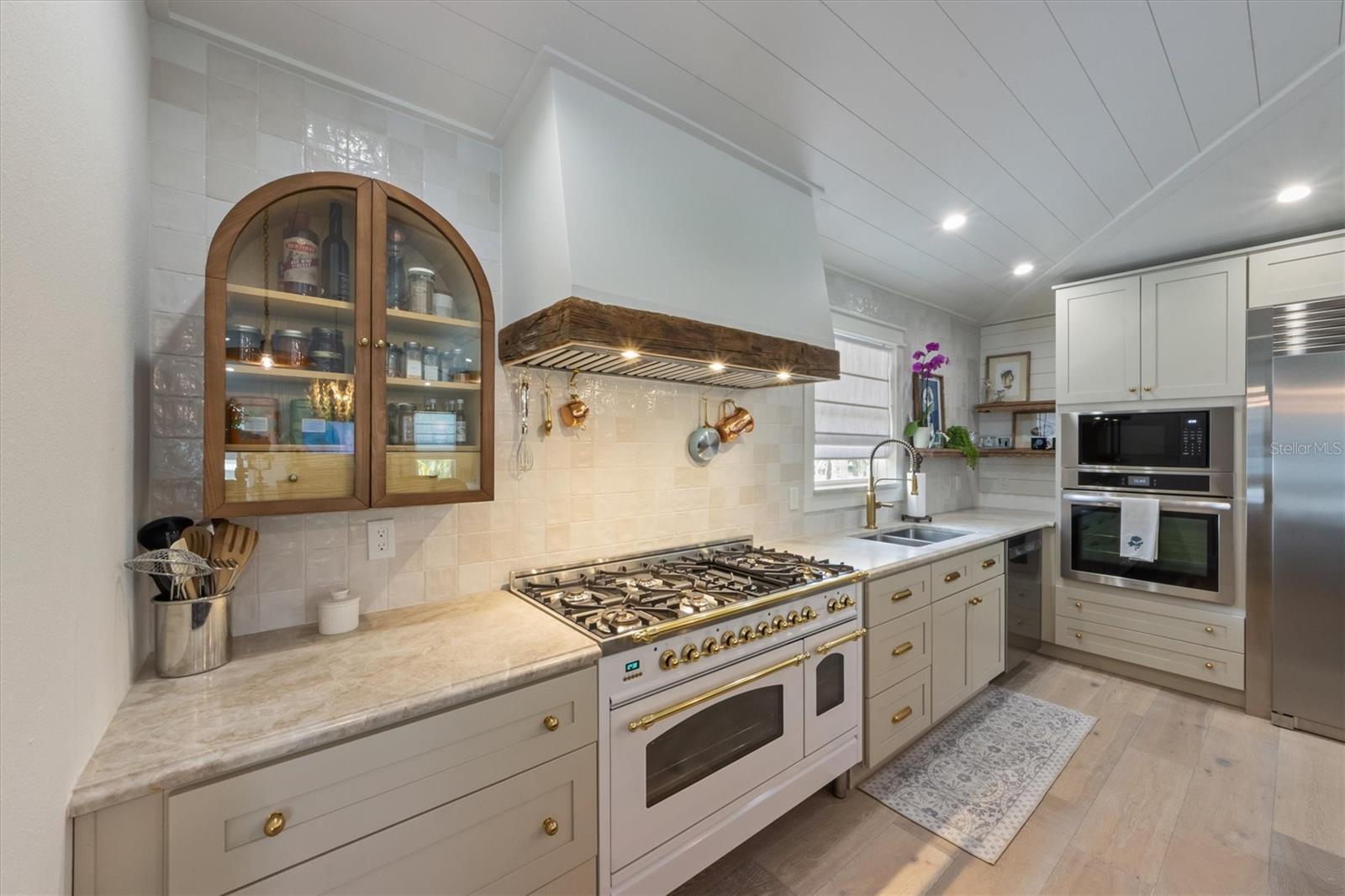 Image 12 of 50 For 7 Palm Harbor Drive