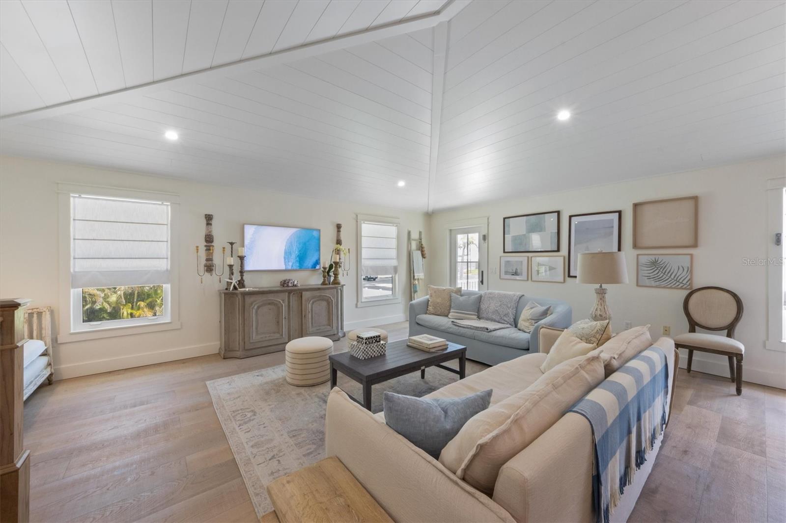 Image 17 of 50 For 7 Palm Harbor Drive