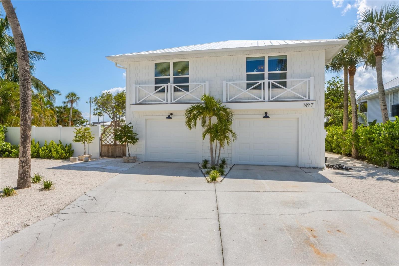 Image 2 of 50 For 7 Palm Harbor Drive