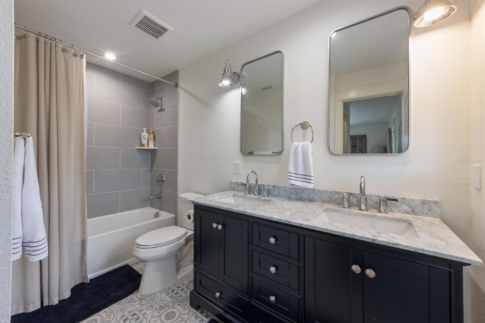 Image 23 of 50 For 7 Palm Harbor Drive