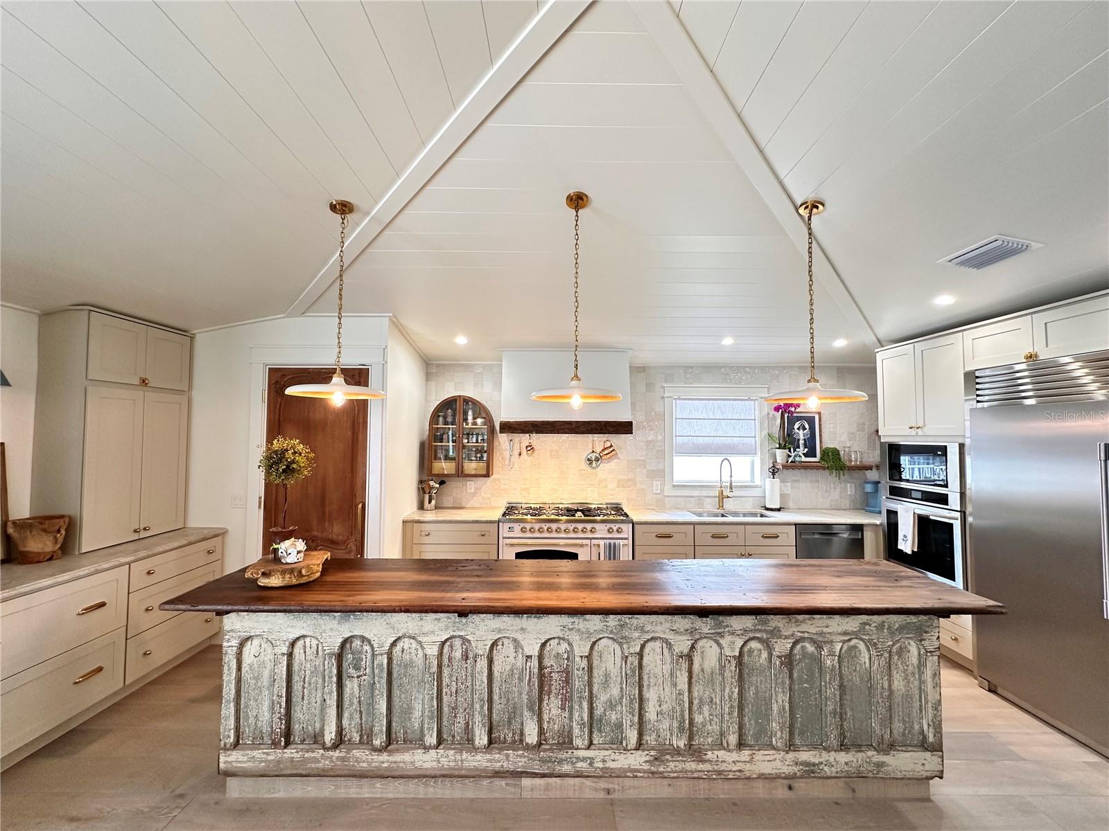 Image 3 of 50 For 7 Palm Harbor Drive