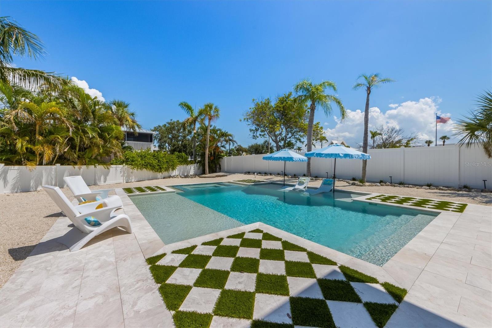 Image 33 of 50 For 7 Palm Harbor Drive