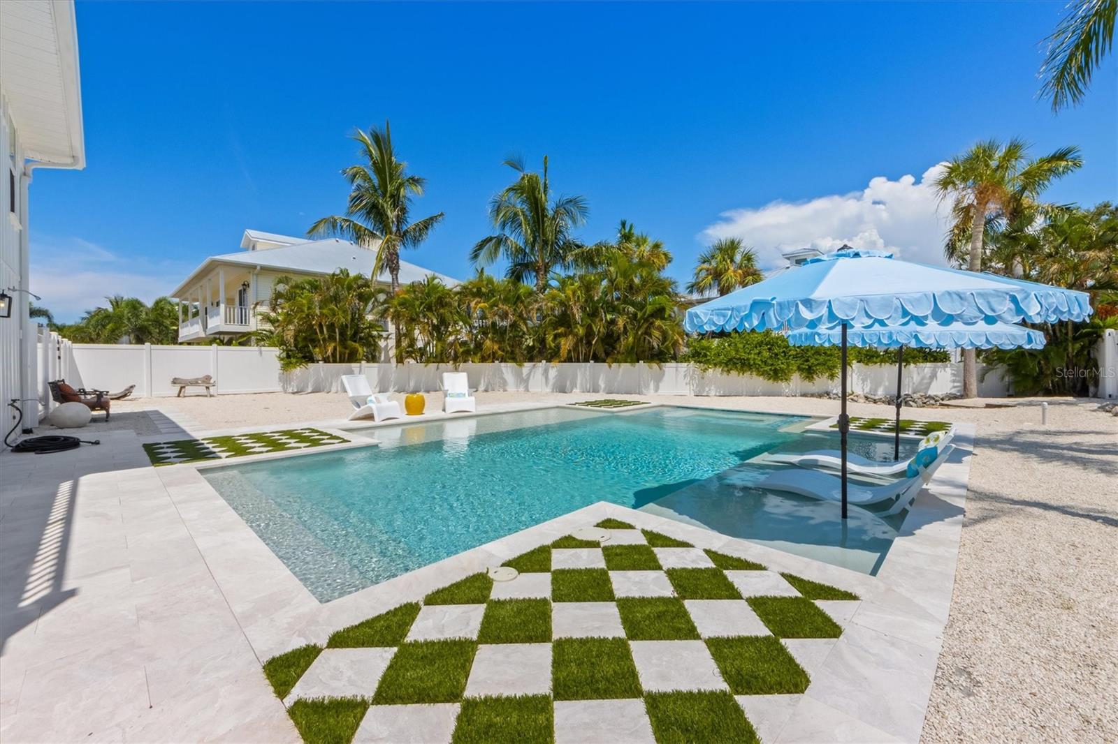 Image 38 of 50 For 7 Palm Harbor Drive