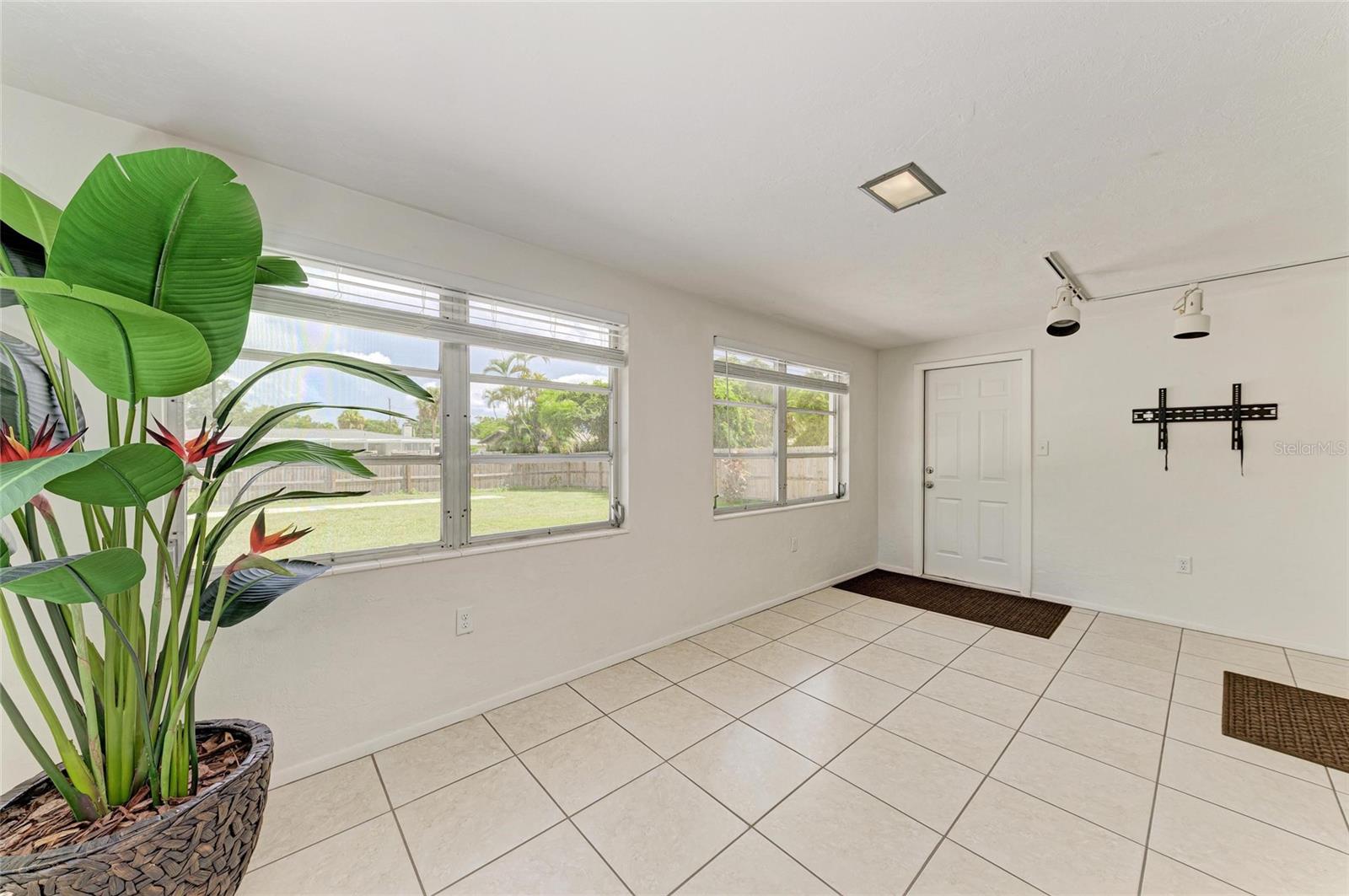 Image 6 of 50 For 7331 Cass Circle