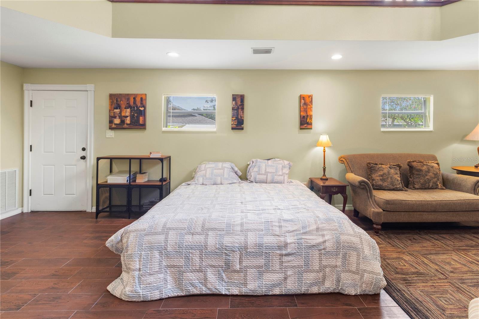 Image 37 of 62 For 10905 50th Street