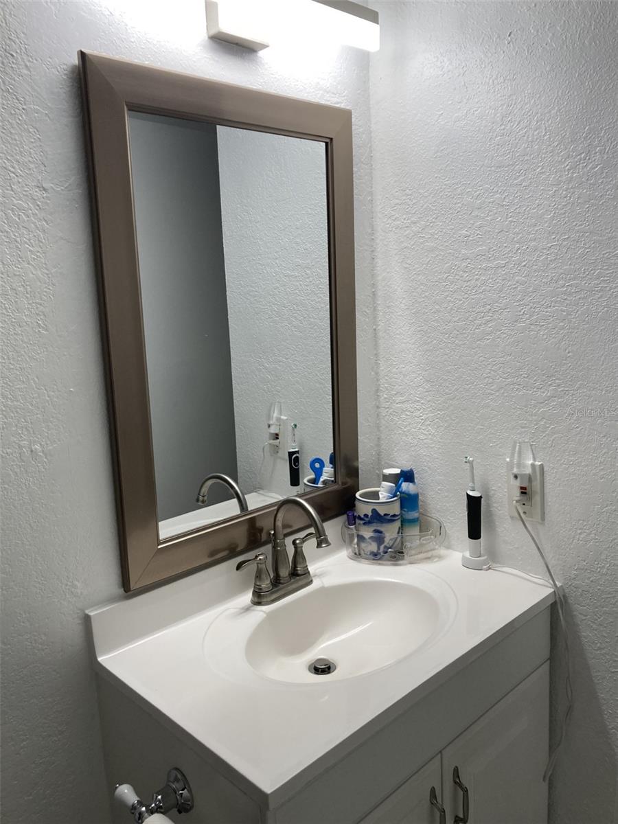 Image 11 of 23 For 4705 1st Court W 190