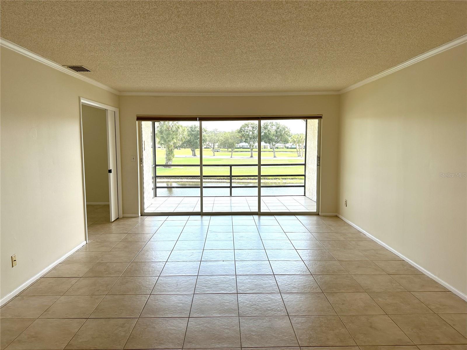 Image 11 of 39 For 7050 Fairway Bend Lane 266