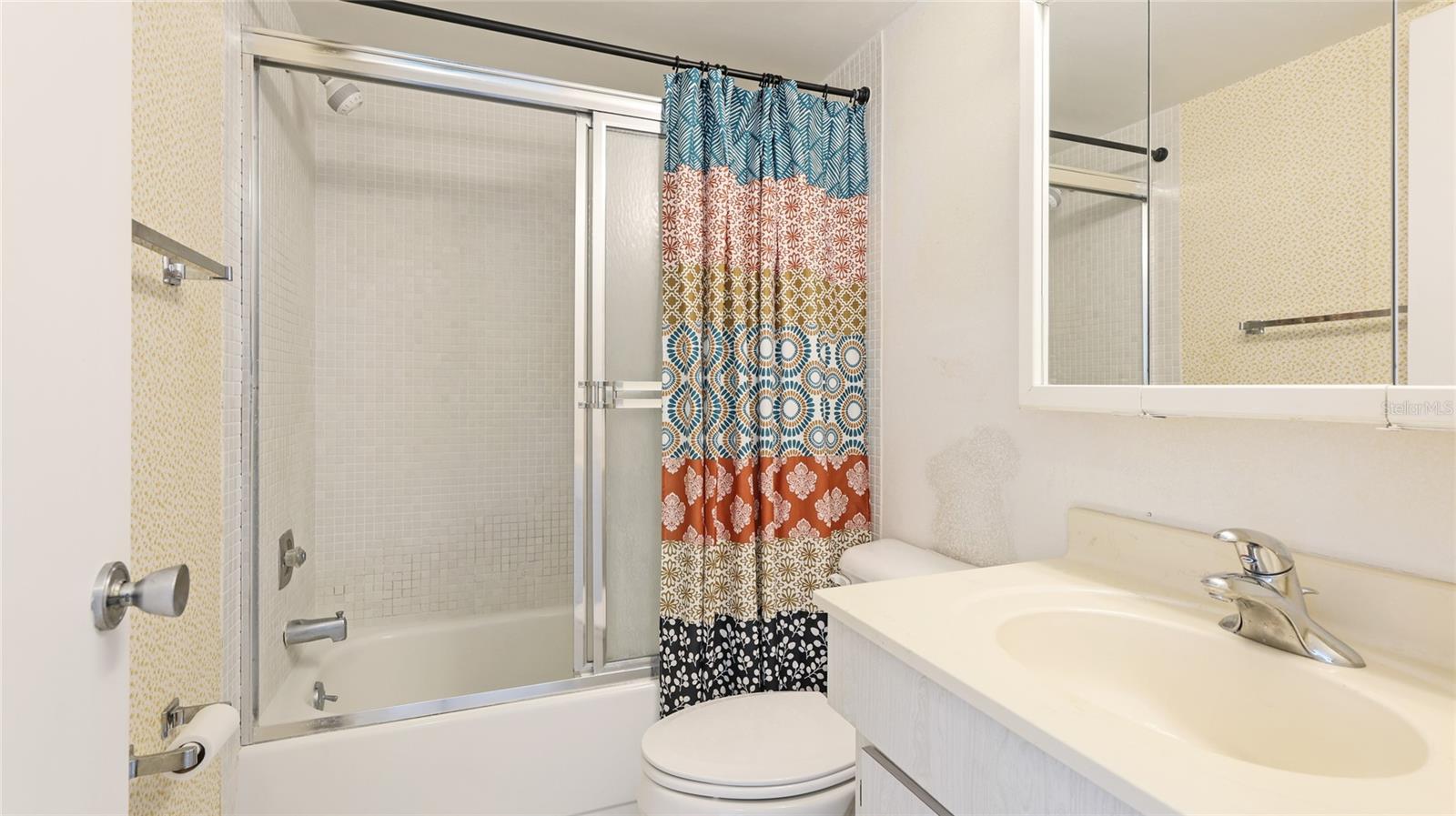 Image 12 of 15 For 1330 Glen Oaks Drive E 374d