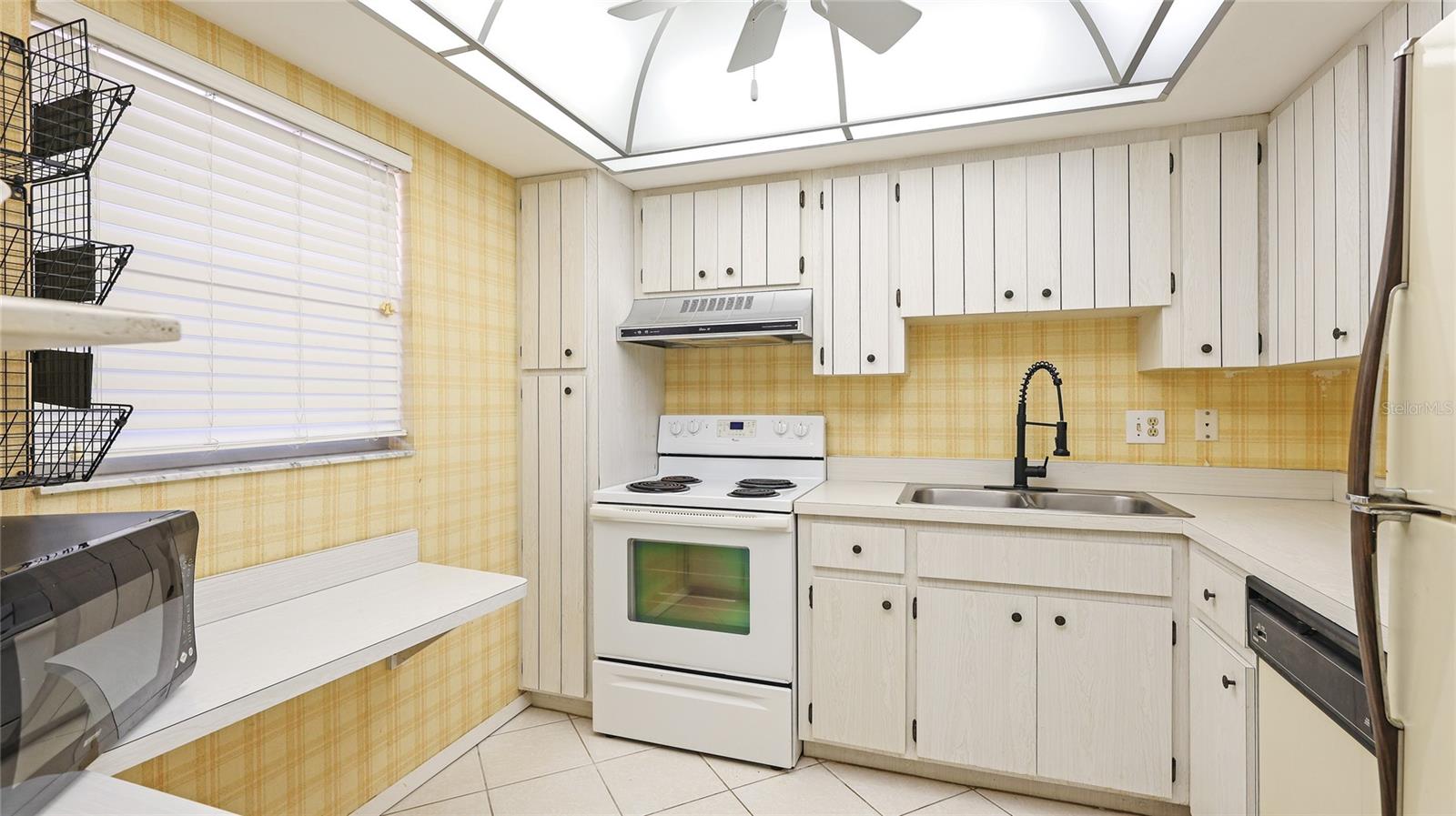 Image 8 of 15 For 1330 Glen Oaks Drive E 374d