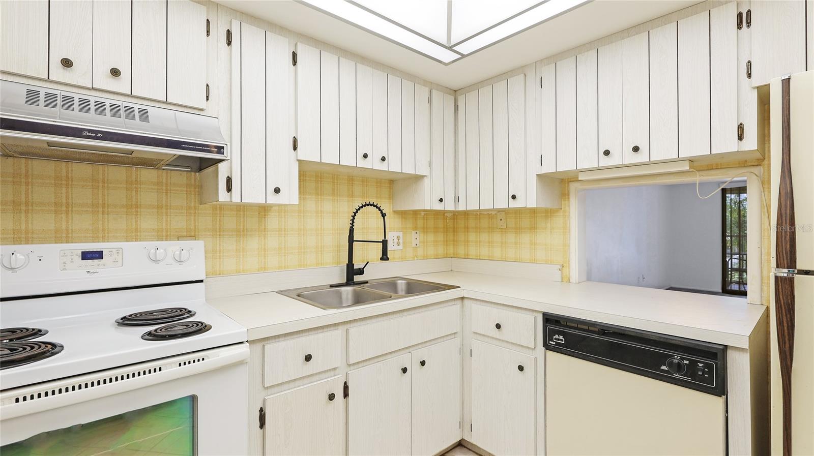 Image 9 of 15 For 1330 Glen Oaks Drive E 374d