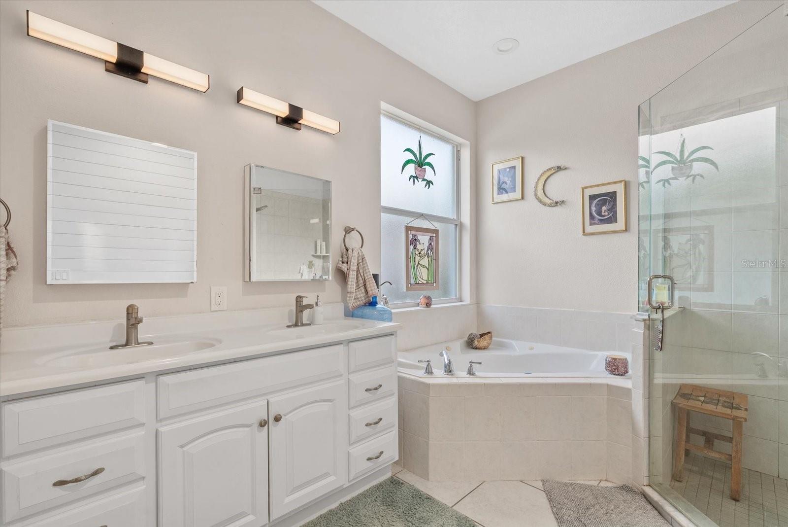 Image 25 of 44 For 1602 Pinyon Pine Drive
