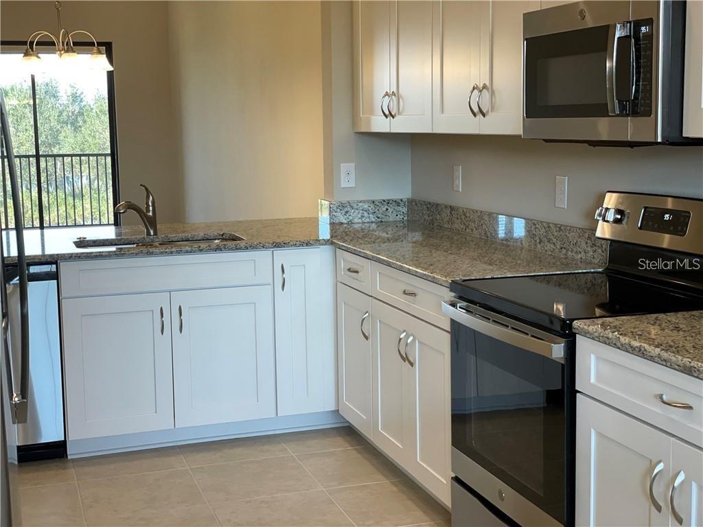 Image 4 of 15 For 13823 Messina Loop 203