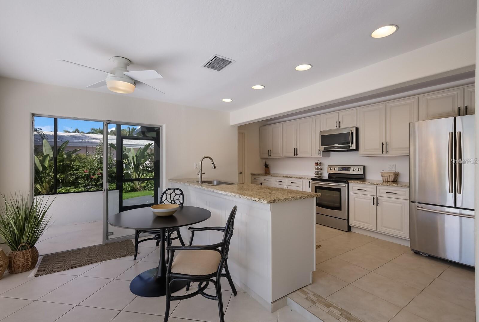 Image 13 of 47 For 567 Bird Key Drive