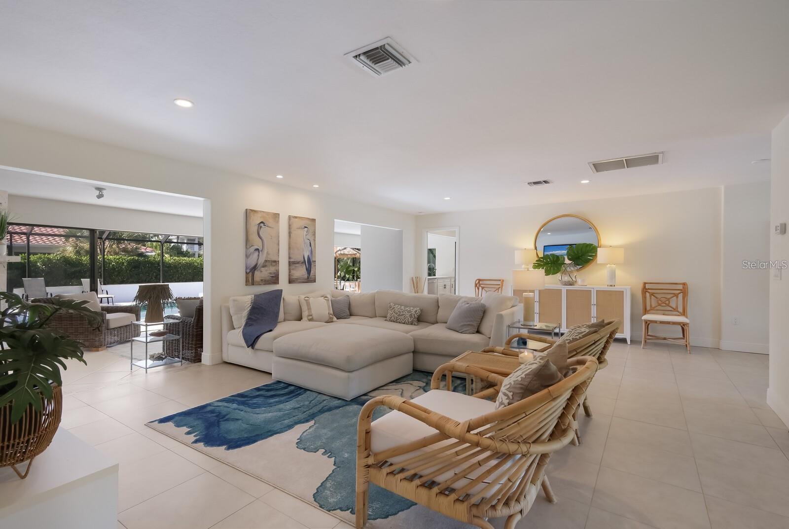Image 7 of 47 For 567 Bird Key Drive