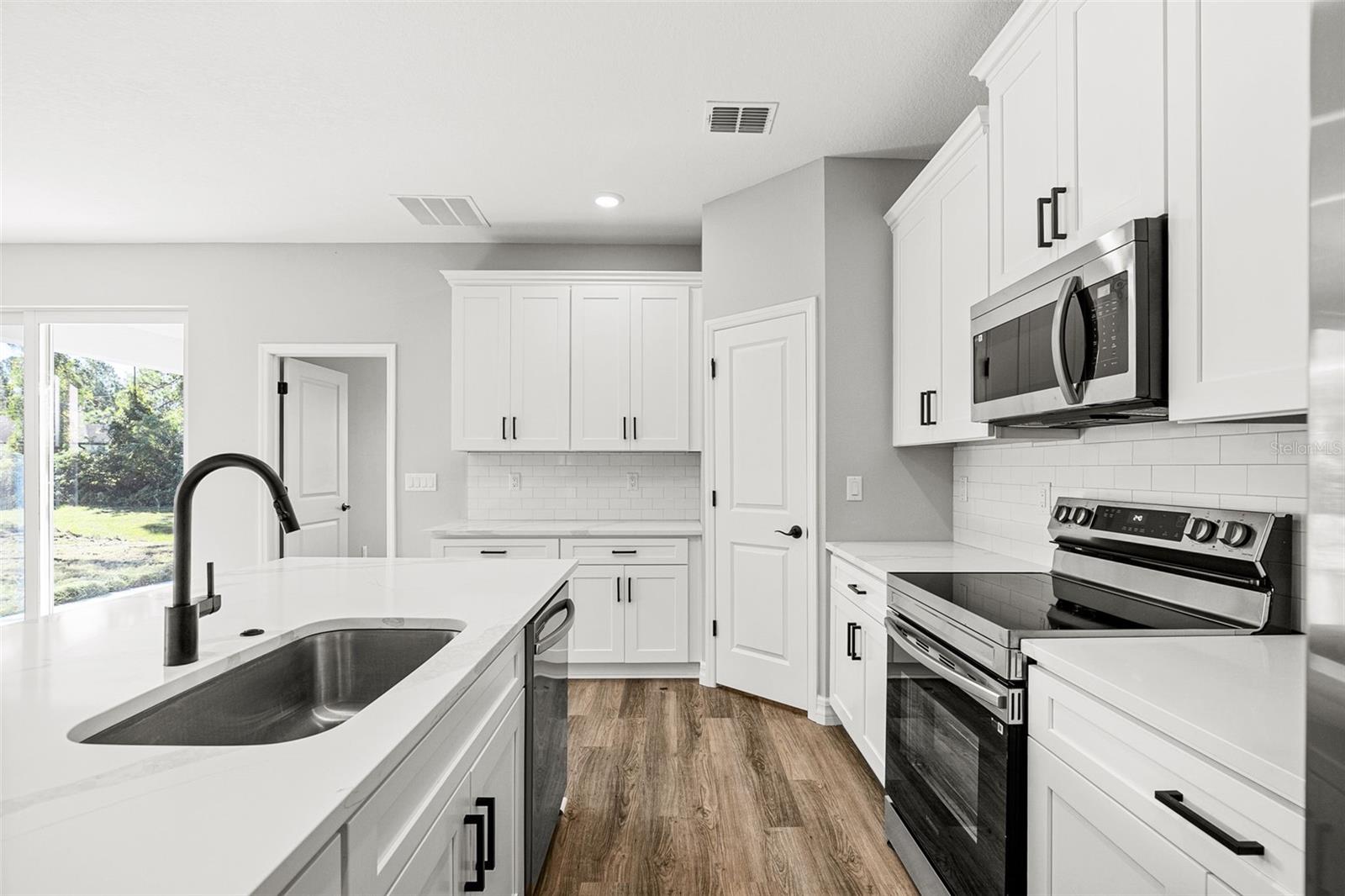 Image 10 of 25 For 8175 Elkenberry Avenue