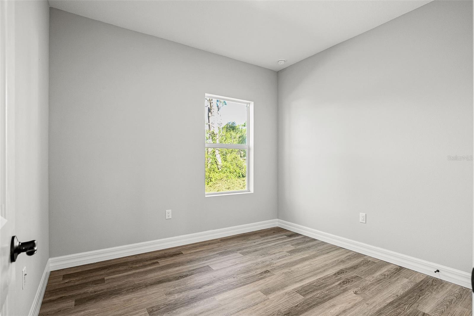 Image 19 of 25 For 8175 Elkenberry Avenue