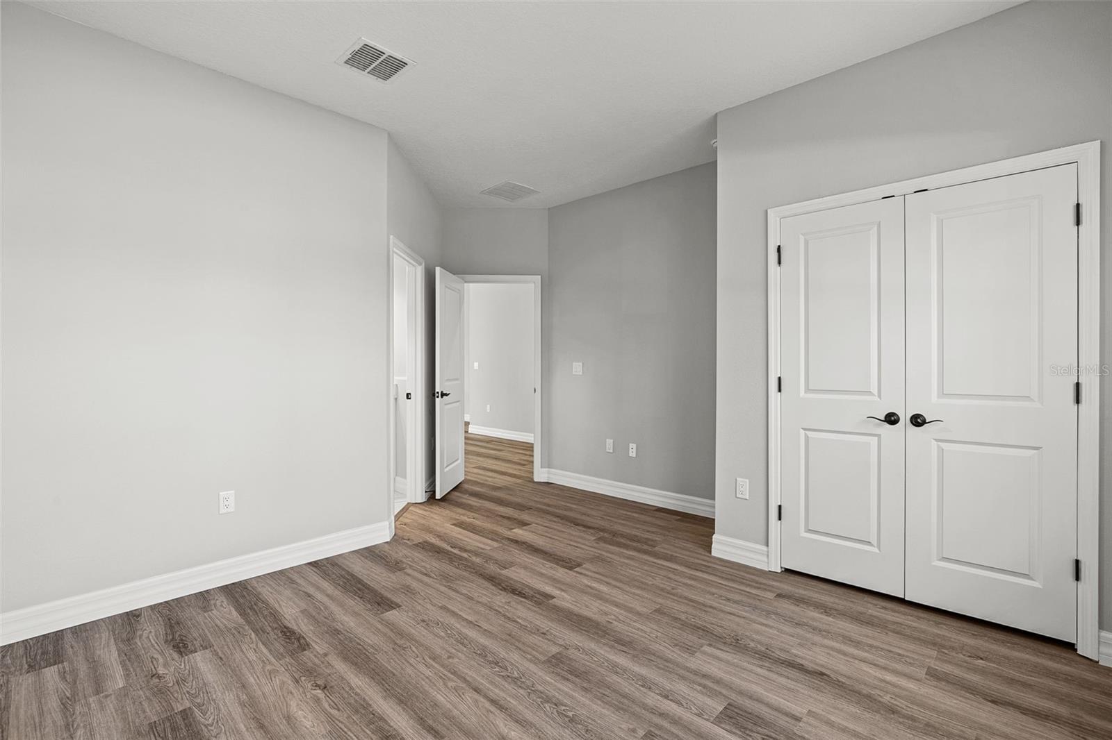 Image 21 of 25 For 8175 Elkenberry Avenue