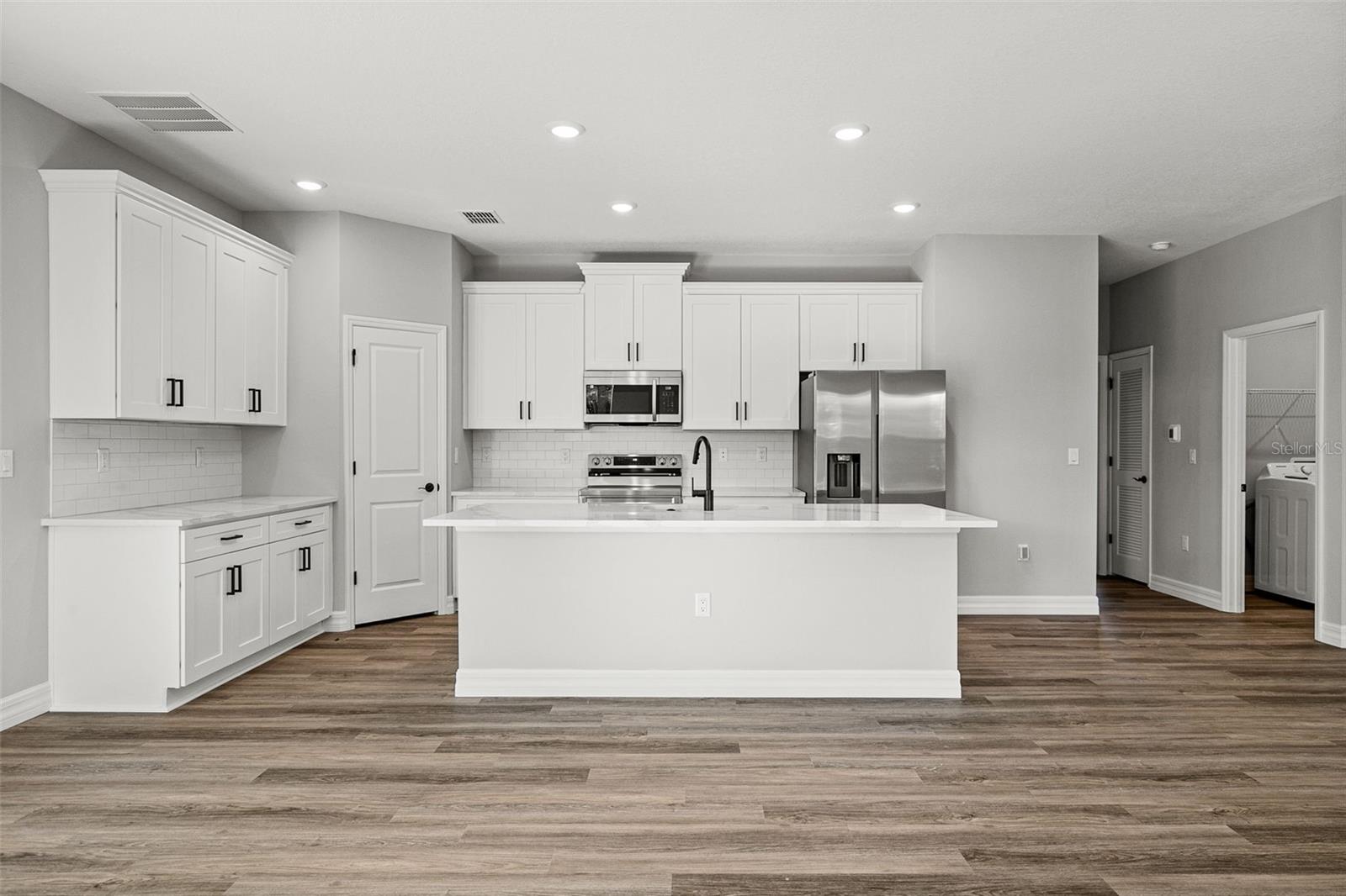 Image 9 of 25 For 8175 Elkenberry Avenue