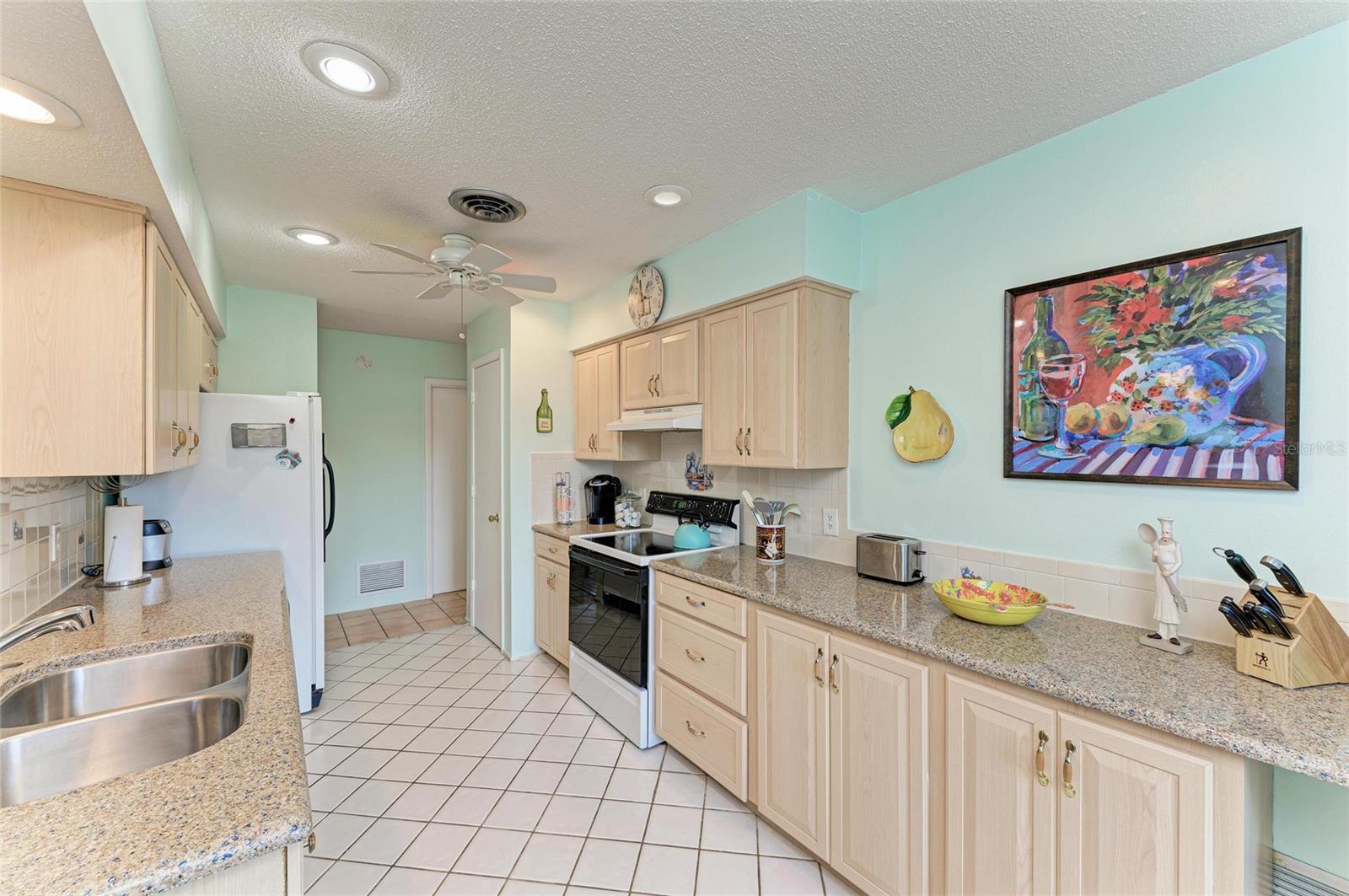Image 13 of 41 For 265 Dorchester Drive