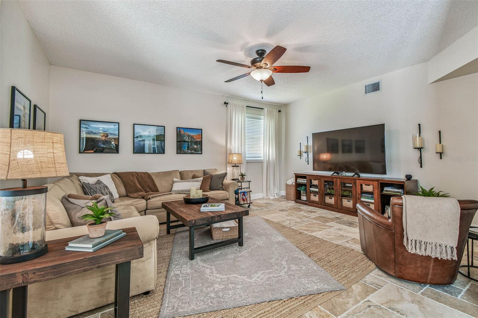 Image 10 of 52 For 1627 Shady Oaks Drive