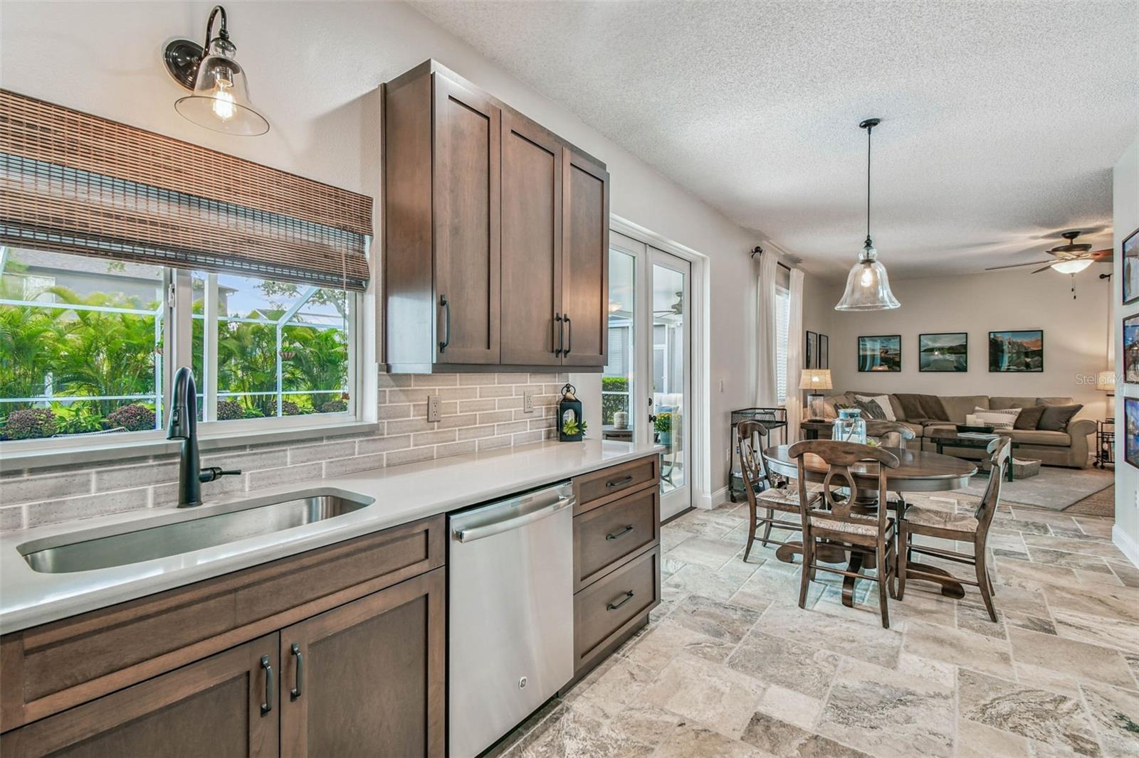 Image 15 of 52 For 1627 Shady Oaks Drive