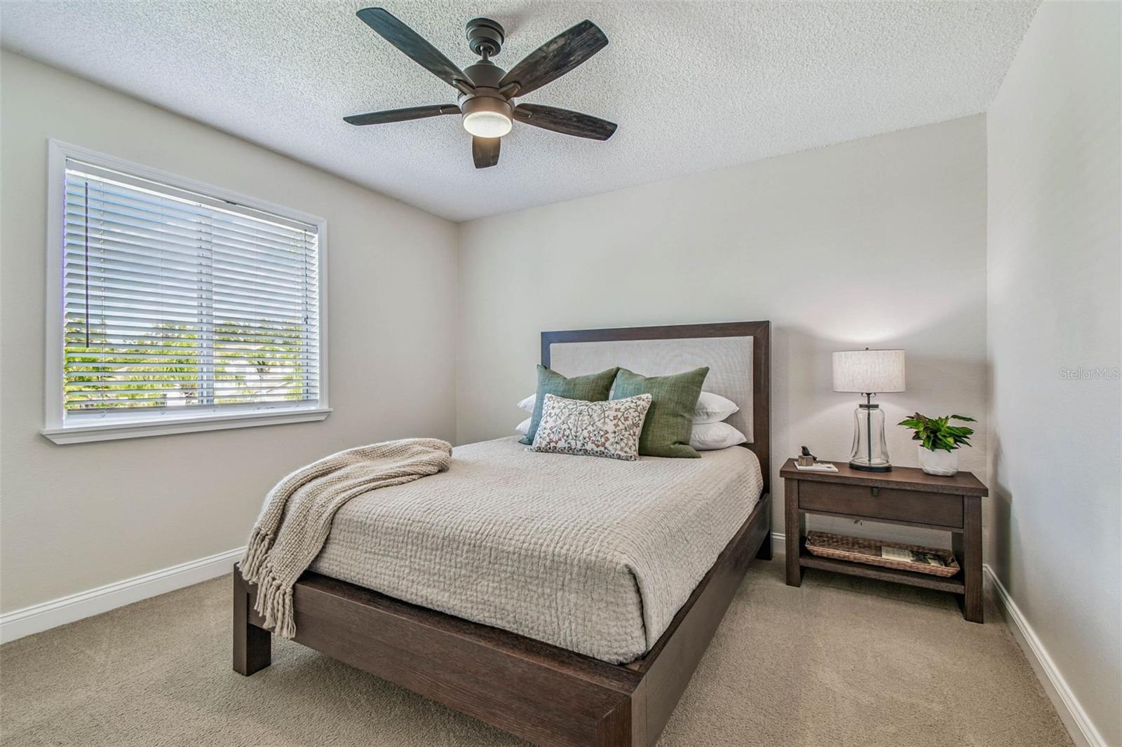 Image 37 of 52 For 1627 Shady Oaks Drive