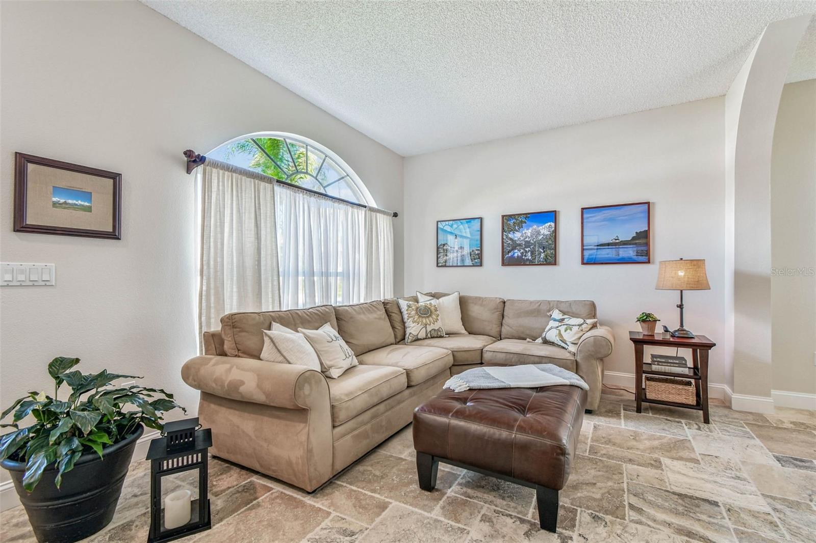 Image 6 of 52 For 1627 Shady Oaks Drive